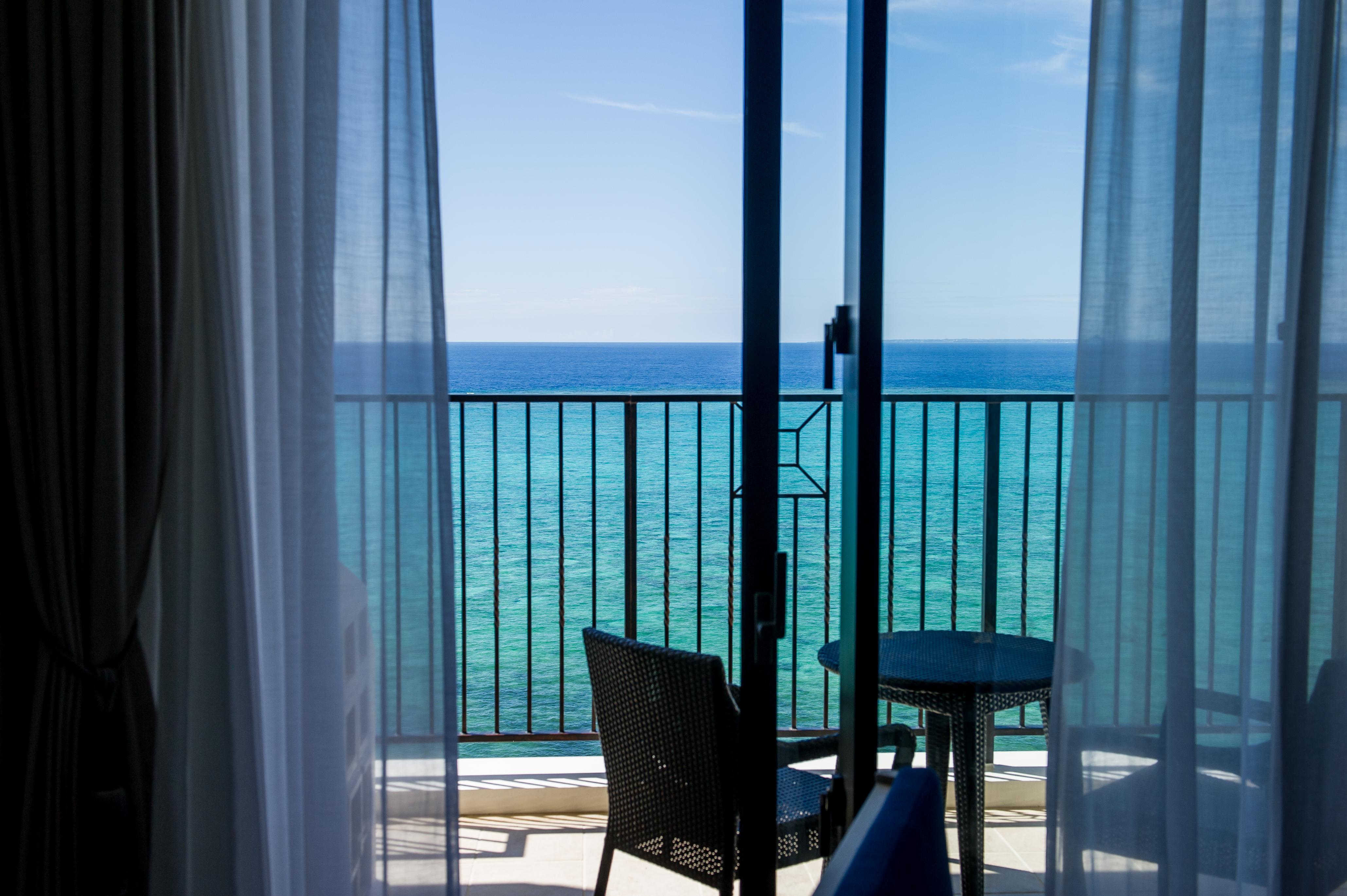 Hotel Monterey Okinawa Spa & Resort Onna Eksteriør bilde View from a room at the Hilton