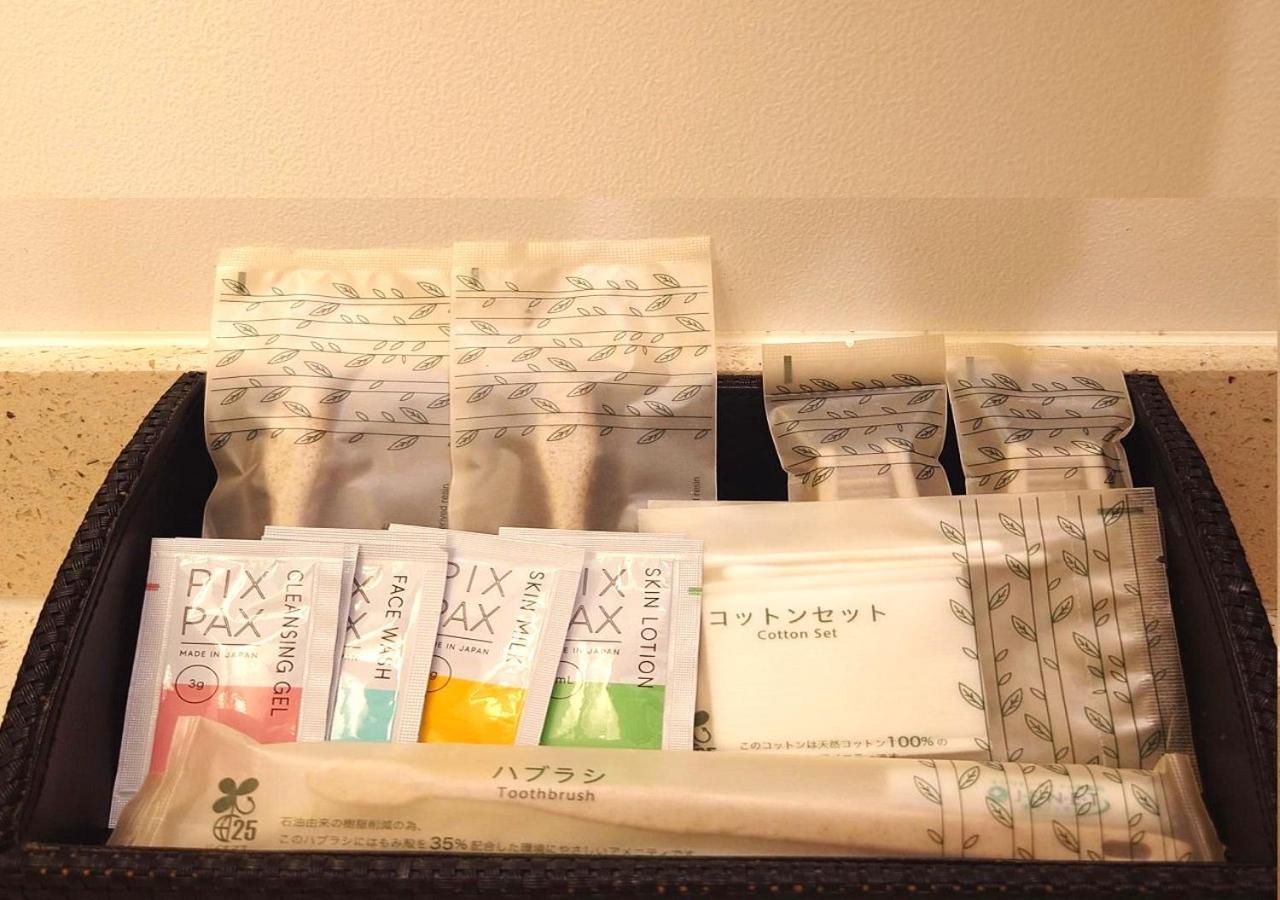 Hotel Monterey Okinawa Spa & Resort Onna Eksteriør bilde A selection of toiletries in a hotel bathroom