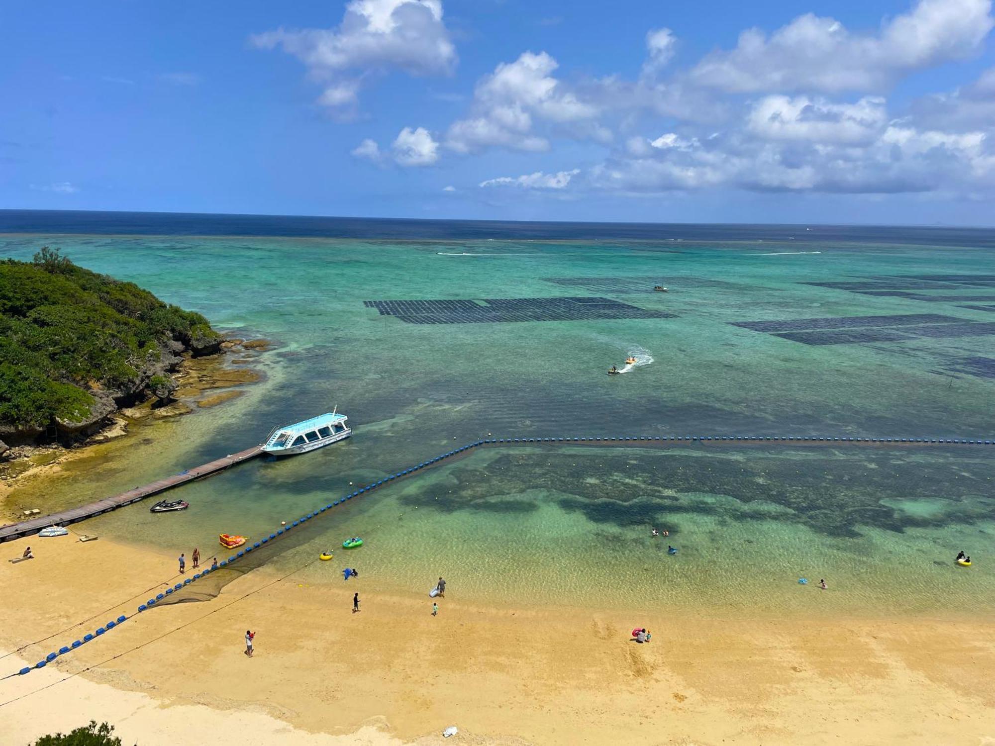 Hotel Monterey Okinawa Spa & Resort Onna Eksteriør bilde View of the beach at the southern end of the island