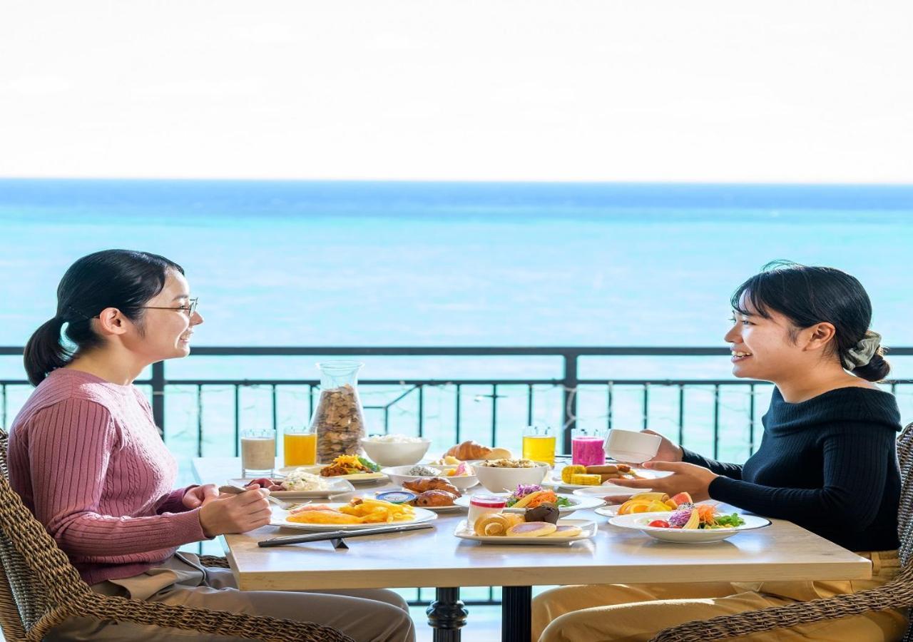 Hotel Monterey Okinawa Spa & Resort Onna Eksteriør bilde A breakfast at the hotel