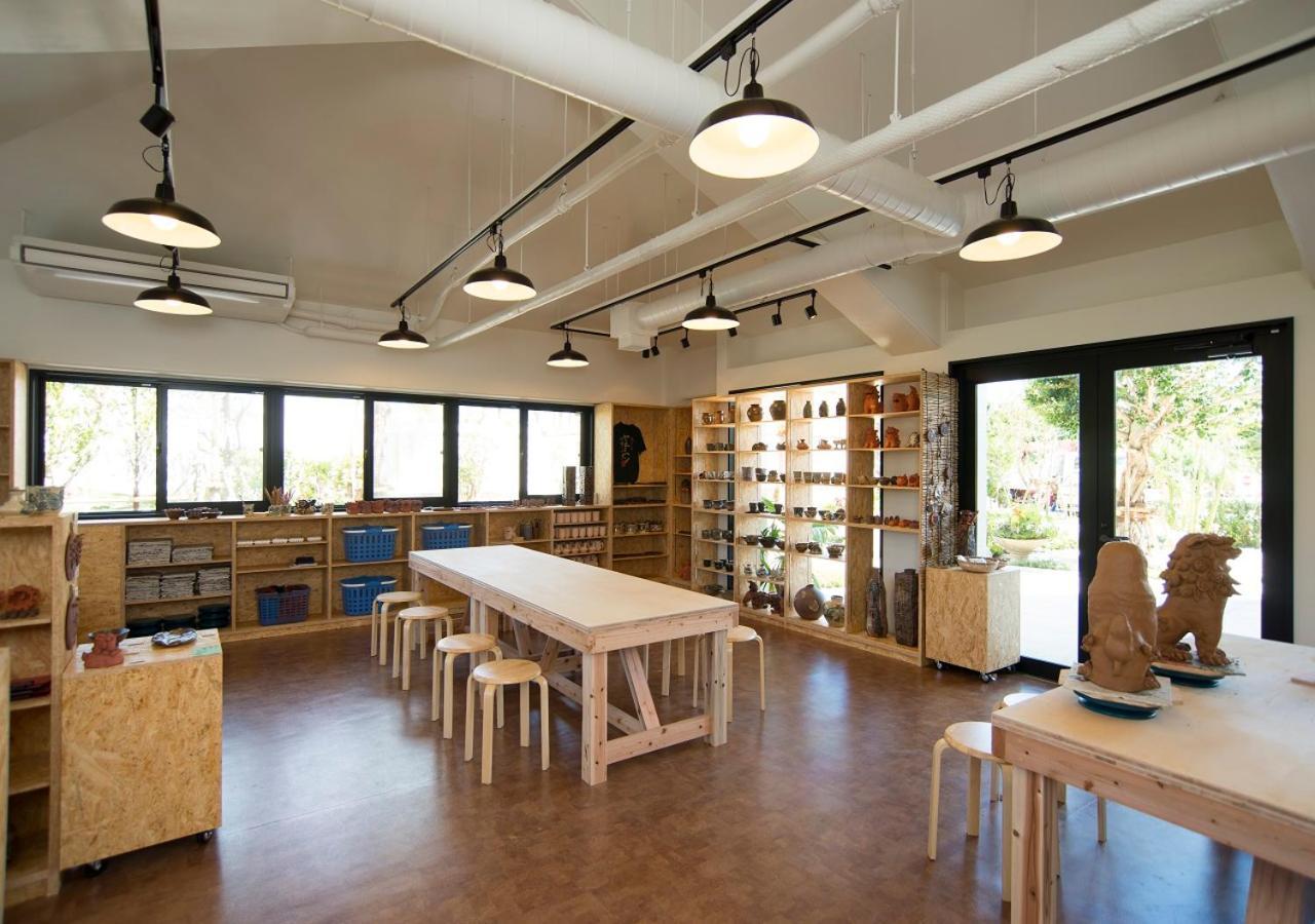 Hotel Monterey Okinawa Spa & Resort Onna Eksteriør bilde The Art Studio