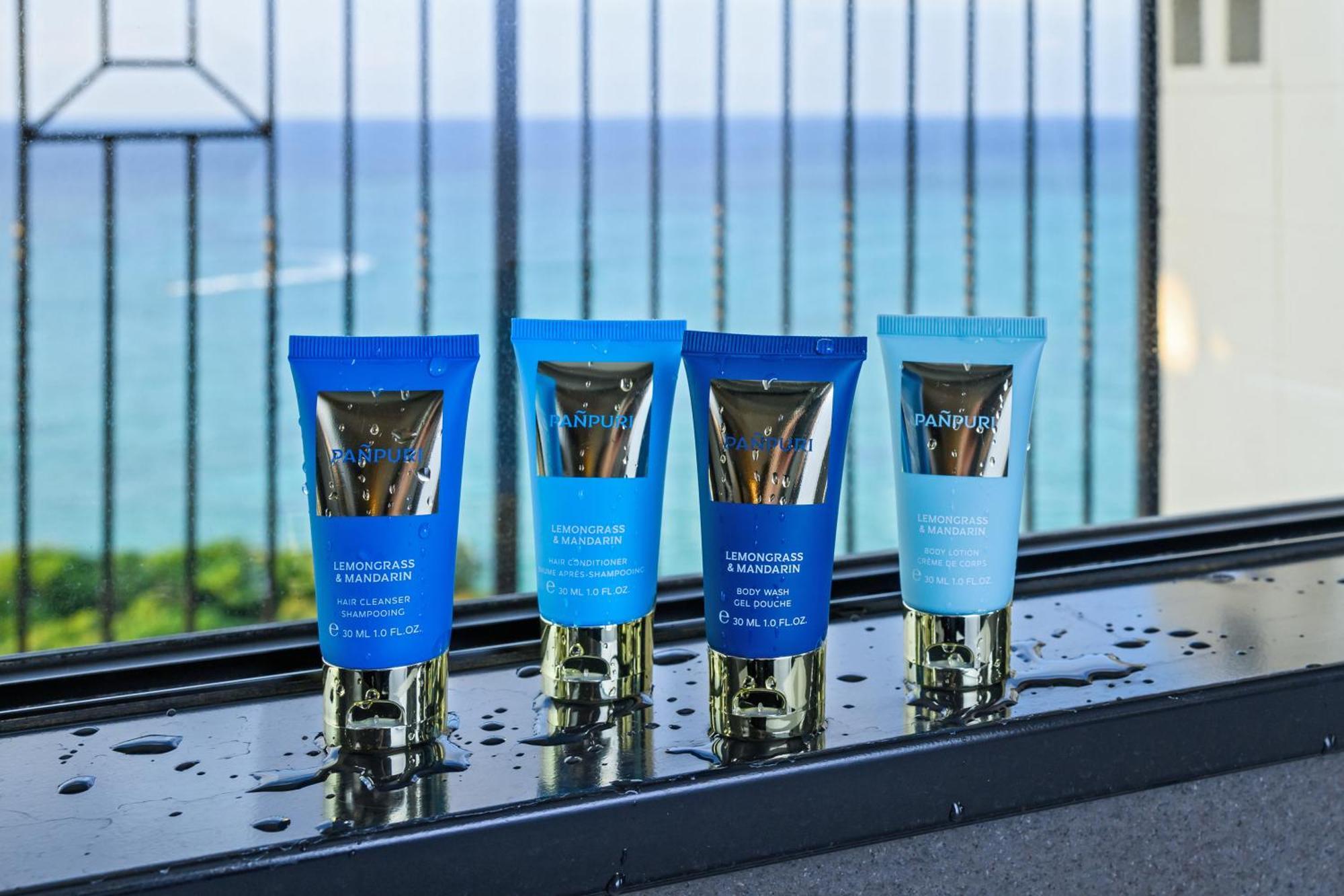 Hotel Monterey Okinawa Spa & Resort Onna Eksteriør bilde The Sea Collection